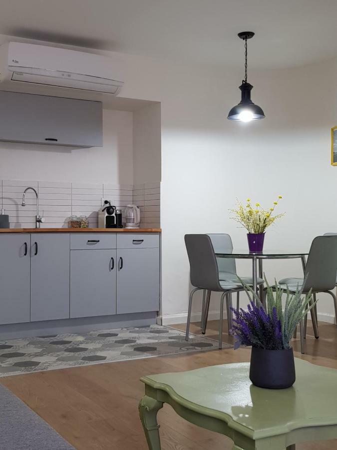Stylish Apartment With A Patio Close To The Beach Ейлат Екстер'єр фото