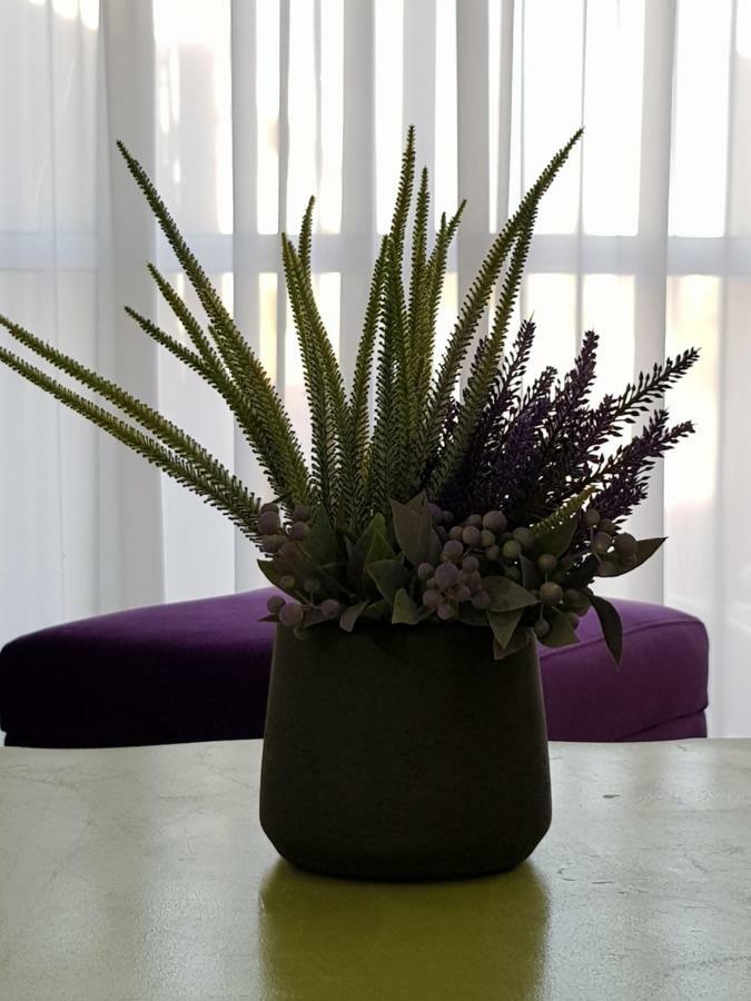 Stylish Apartment With A Patio Close To The Beach Ейлат Екстер'єр фото